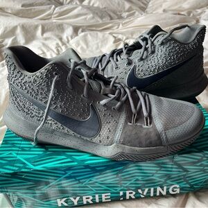 Kyrie 3 cool grey